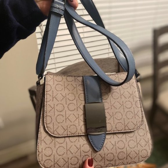 Crossbody Bag - Picture 1 of 2